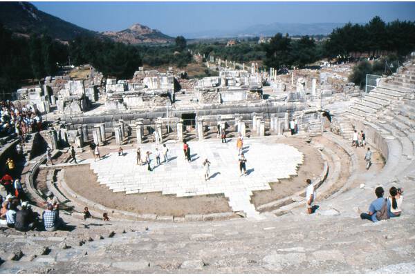 Im Theater von Ephesos